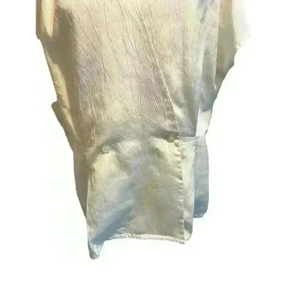 Chaus Women's Size 14 Wrap Blouse Style Top White Short Sleeve 2 Buttons - Picture 3 of 9